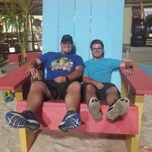 Meet your Posher, Derek